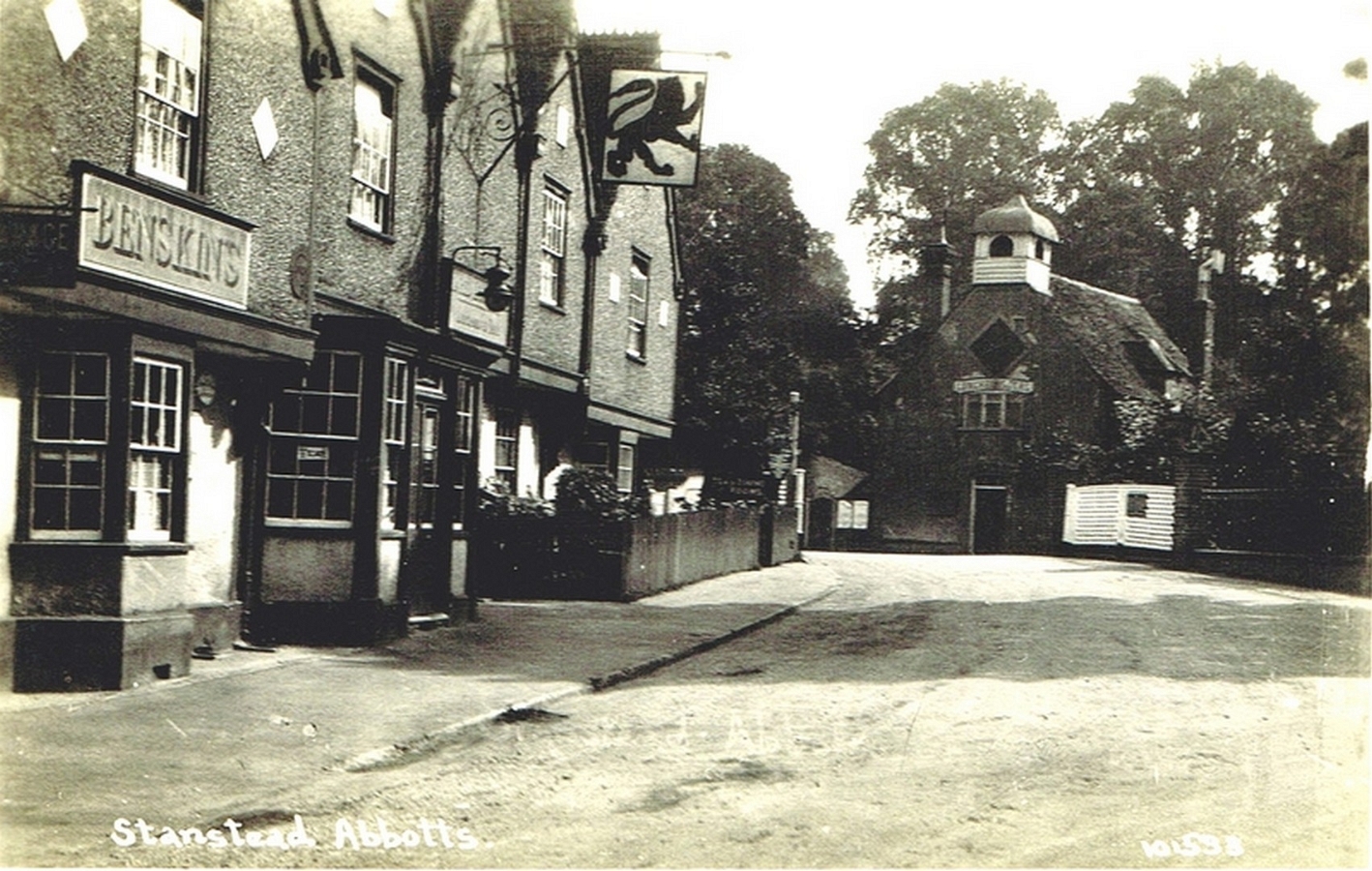 Red Lion (2)