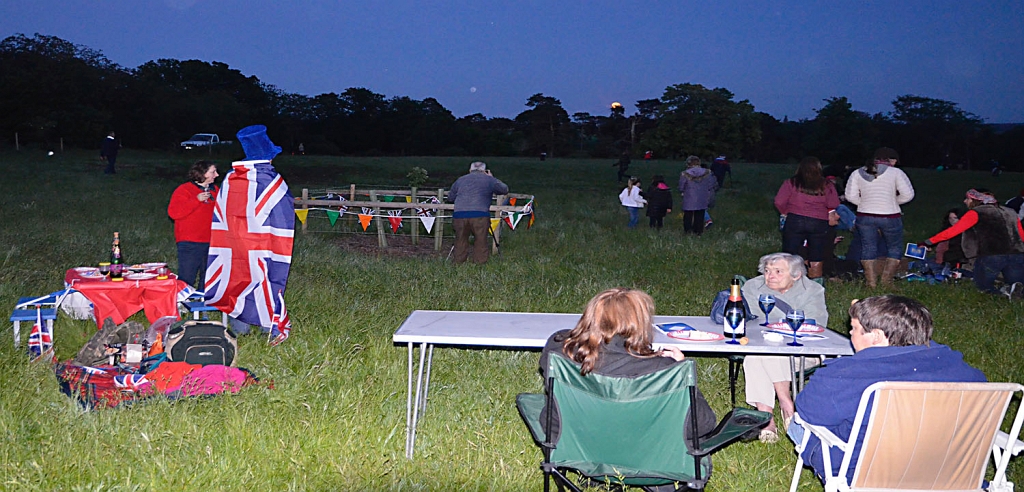 Beacon2.jpg - Jubilee Beacon Party. Photo Ian White.